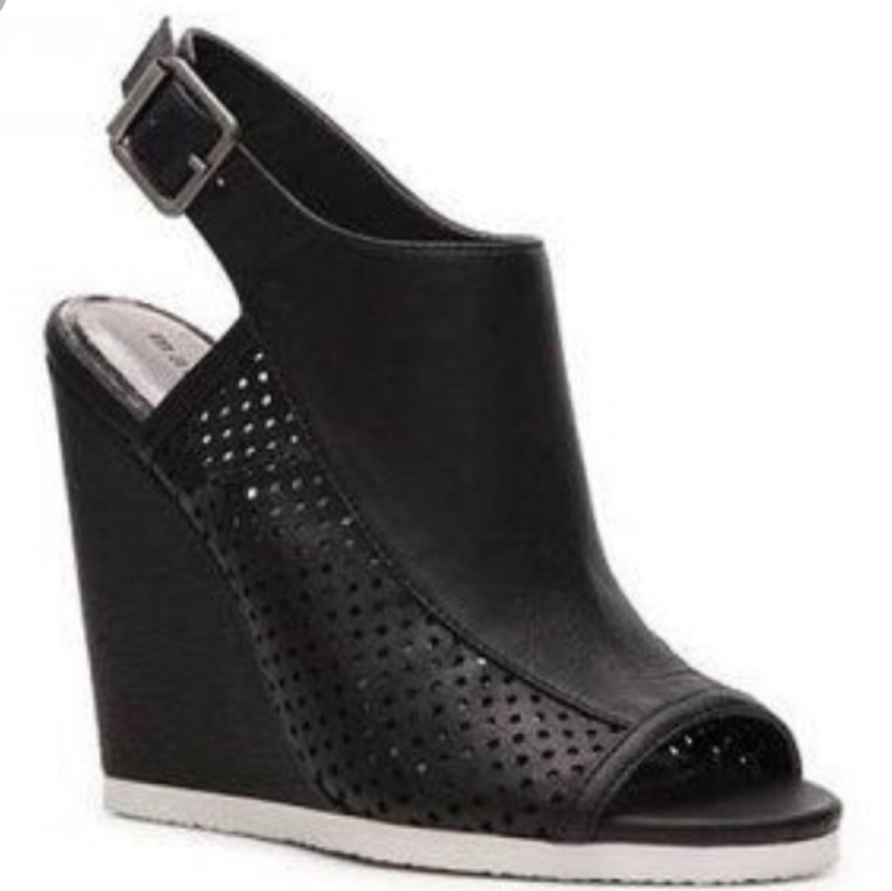 Maddon Girl Black Dixon Lasercut Slingback Wedges